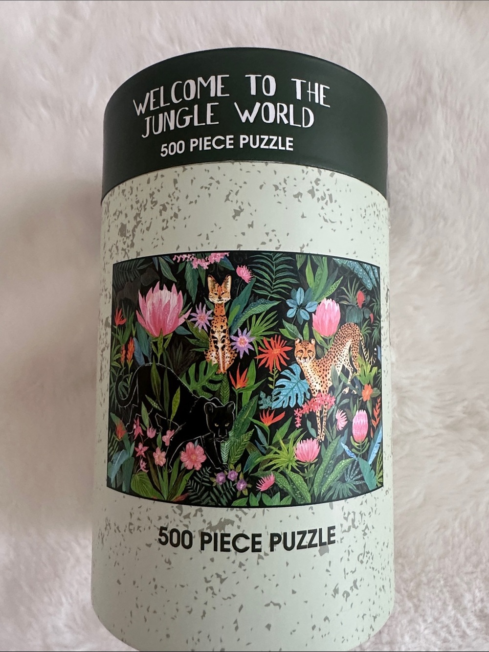 Welcome to the Jungle World 500-Piece Puzzle - Green Floral Jungle